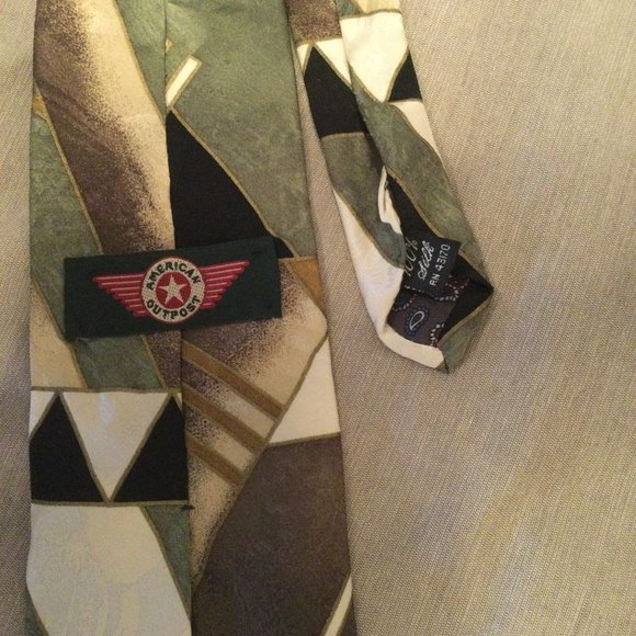American Outpost Vintage 100% Silk Necktie - Picture 3 of 3